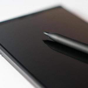 Jak podłączyć tablet graficzny do telefonu?